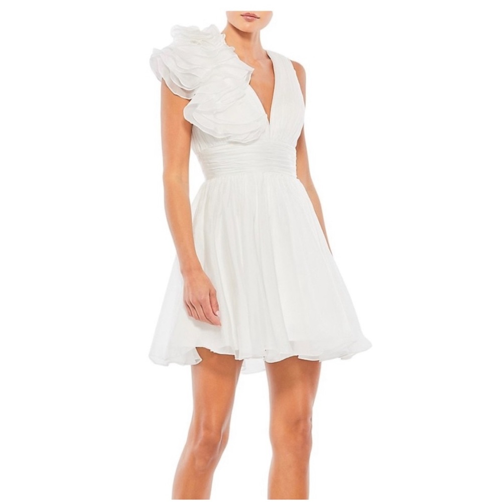 Corsage Detail Shirred Skater Dress
MAC DUGGAL